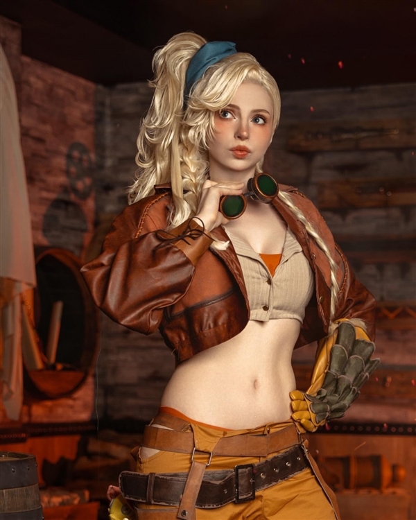 《生化4RE》阿什莉体模Cos美图:杰玛真性感火辣