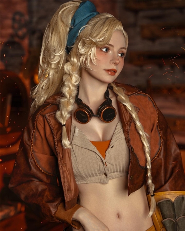 《生化4RE》阿什莉体模Cos美图:杰玛真性感火辣