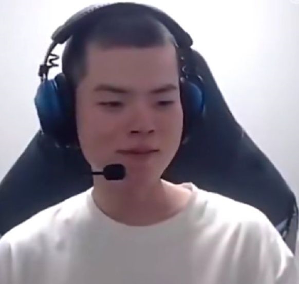 《英雄联盟》世界冠军剃头服兵役:入伍前最后一局排位惜败