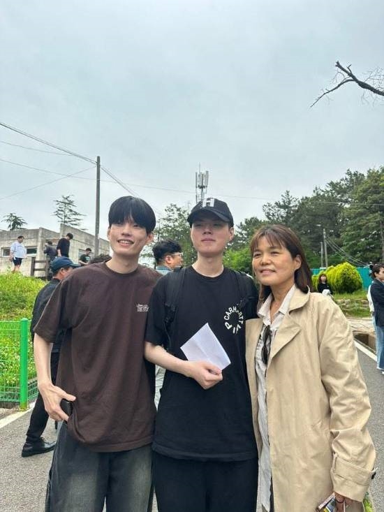 《英雄联盟》世界冠军剃头服兵役:入伍前最后一局排位惜败