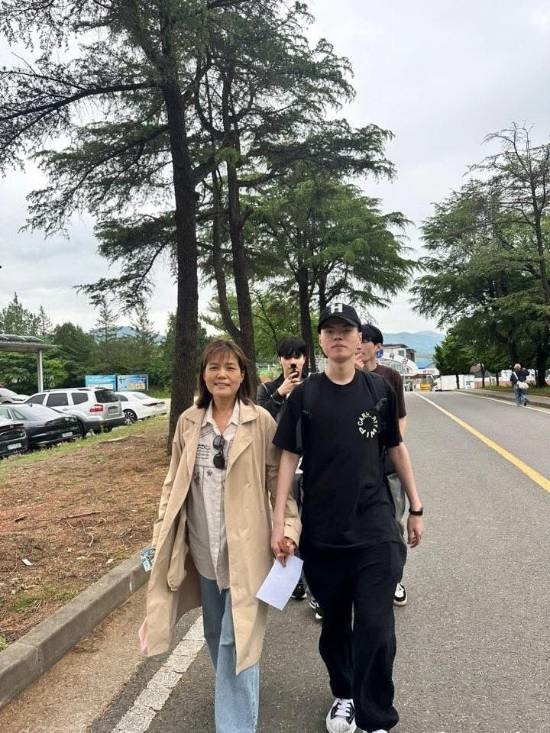 《英雄联盟》世界冠军剃头服兵役:入伍前最后一局排位惜败