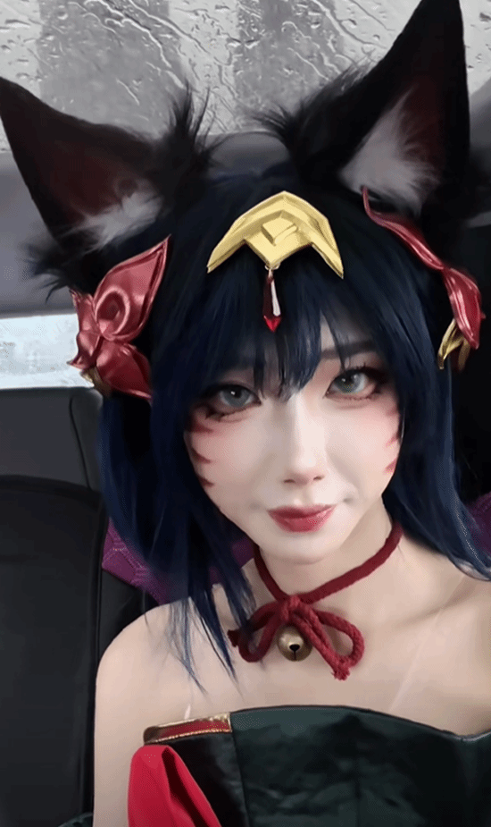 LPL新美女主持惊艳亮相 前SHY48女团成员!