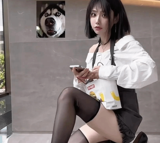 LPL新美女主持惊艳亮相 前SHY48女团成员!