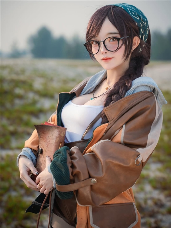 《怪物猎人:荒野》阿尔玛Cos:这谁顶得住